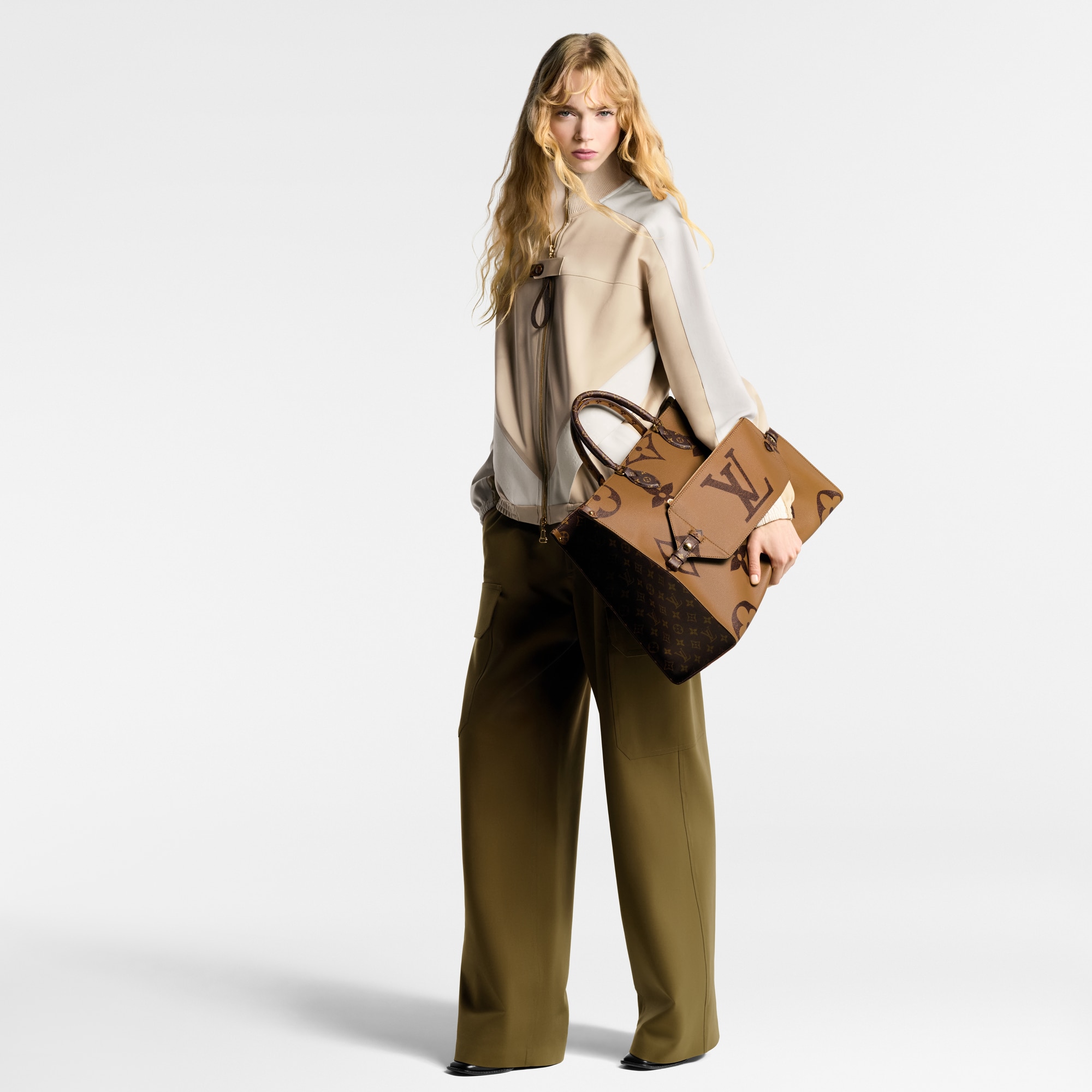 OnTheGo Voyage Monogram Reverse in Women