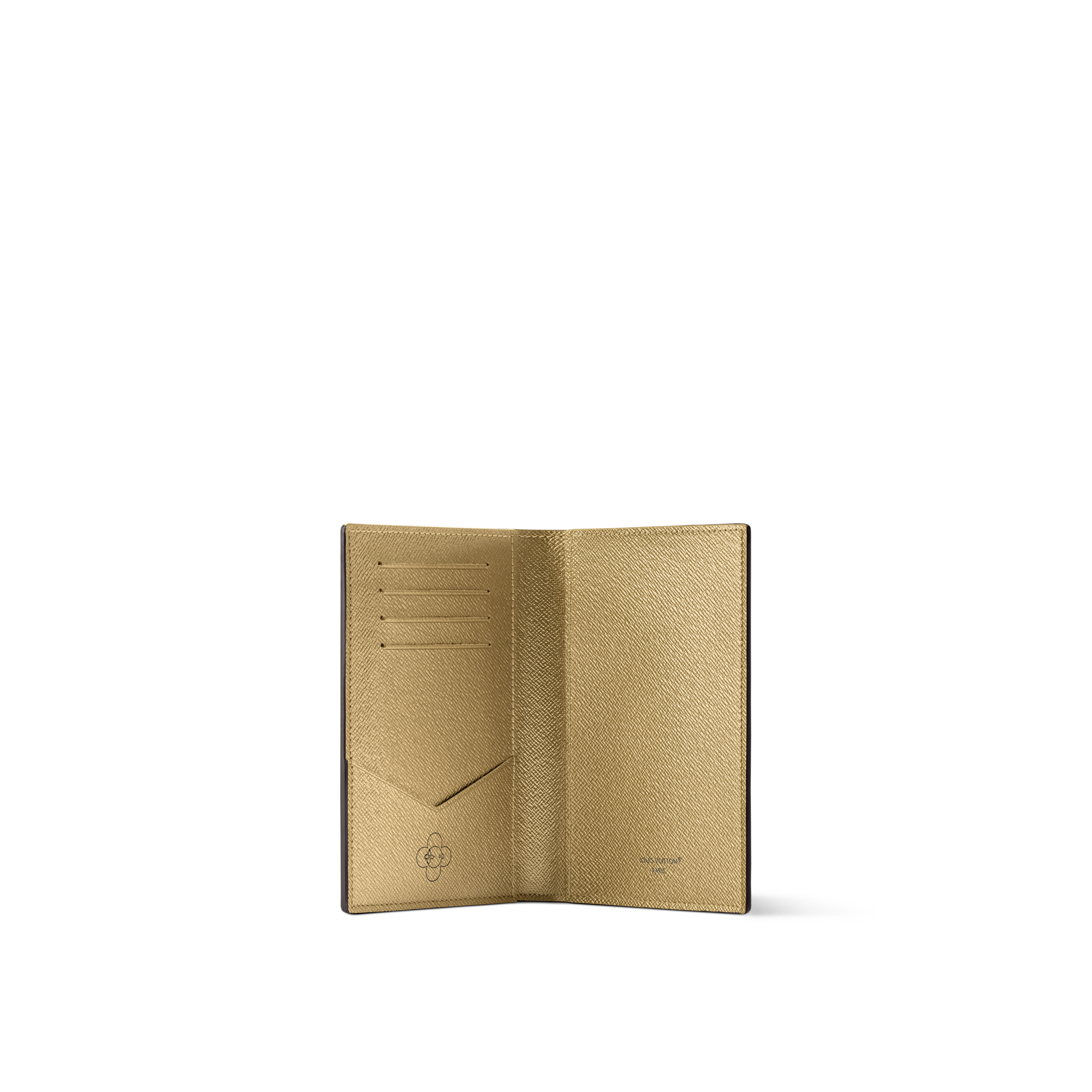 Passport Cover Monogram in Women