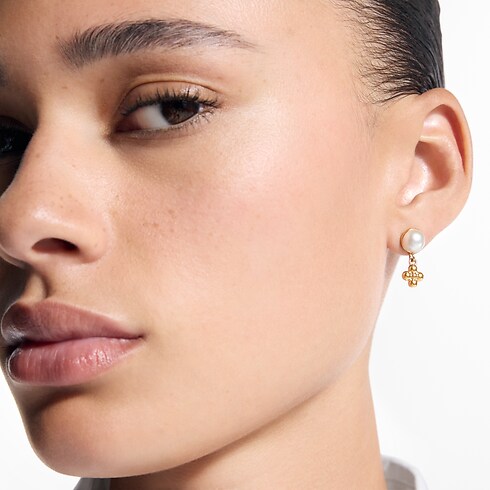 Pearl River Earrings . in Women's Fashion Jewellery Earrings collections by Louis Vuitton (Product zoom)