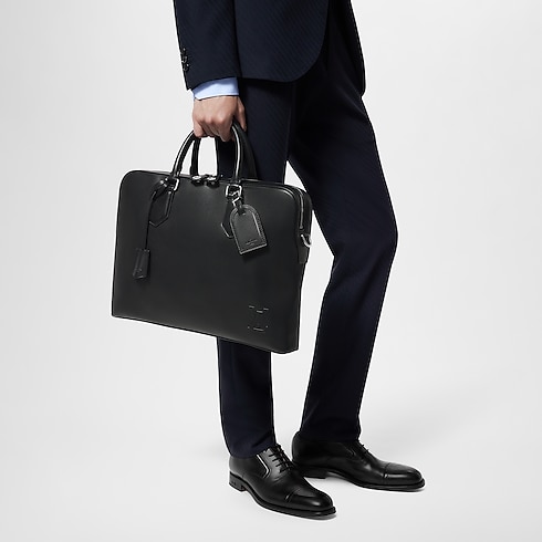 Porte-Documents Voyage PM Autres Cuirs in Men's Travel Men's Duffle and Travel Bags collections by Louis Vuitton (Product zoom)