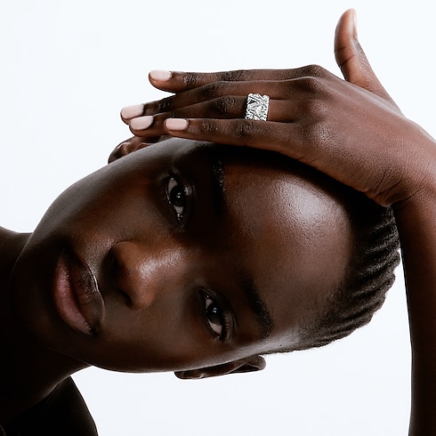 Pure V Ring, White Gold and Diamonds in Jewellery's Categories Rings collections by Louis Vuitton (Product zoom)