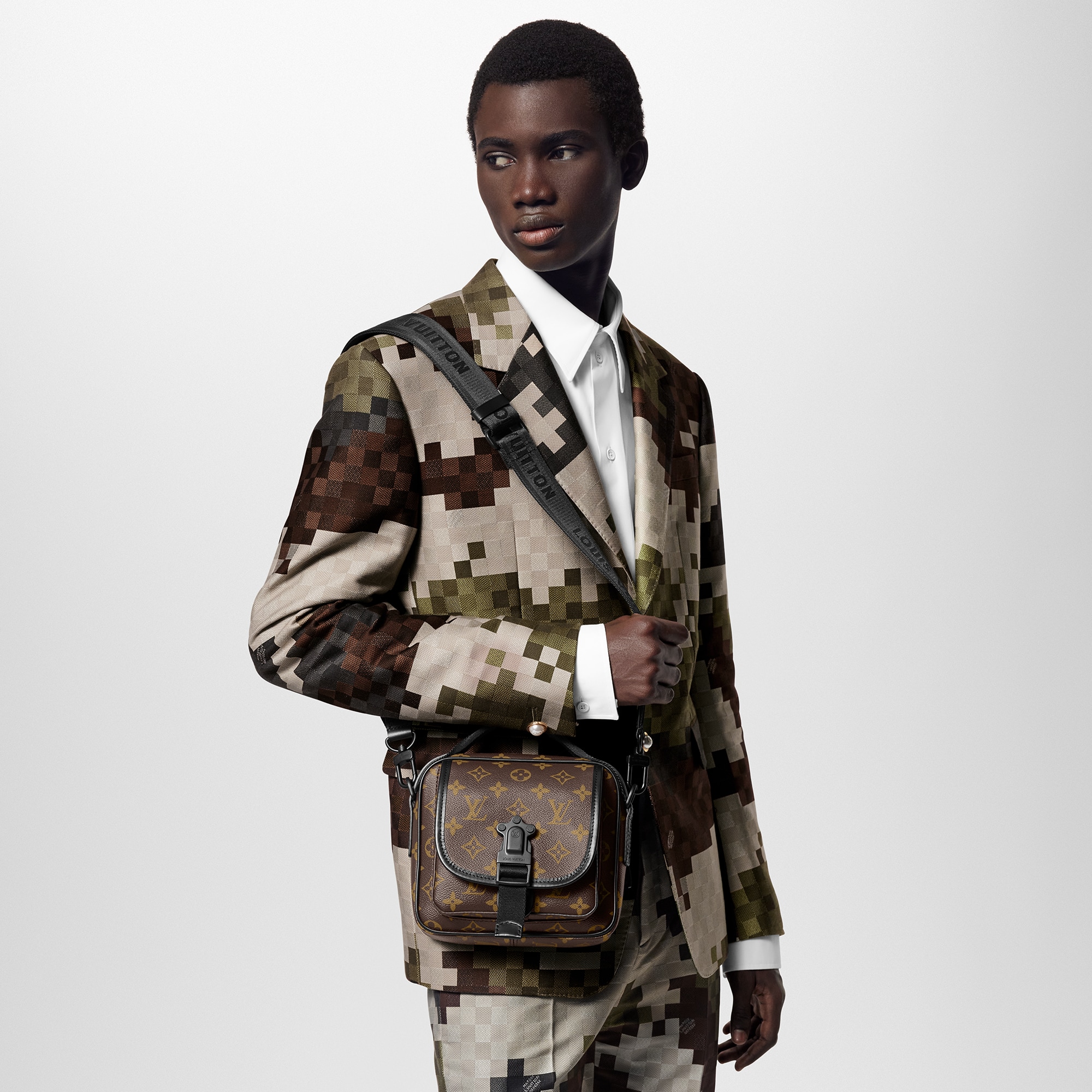Quest Messenger Monogram Macassar Canvas in Men