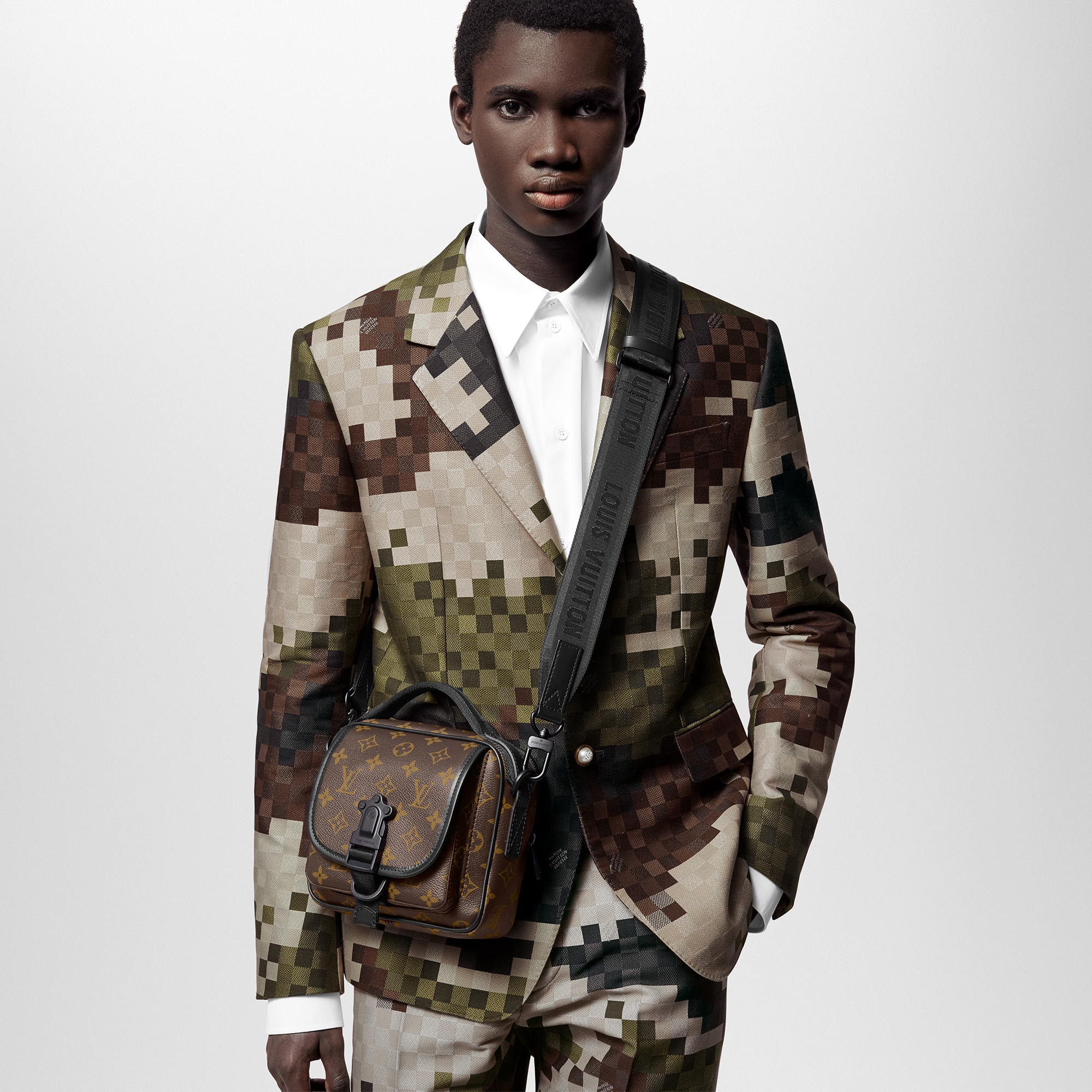 Quest Messenger Monogram Macassar Canvas in Men