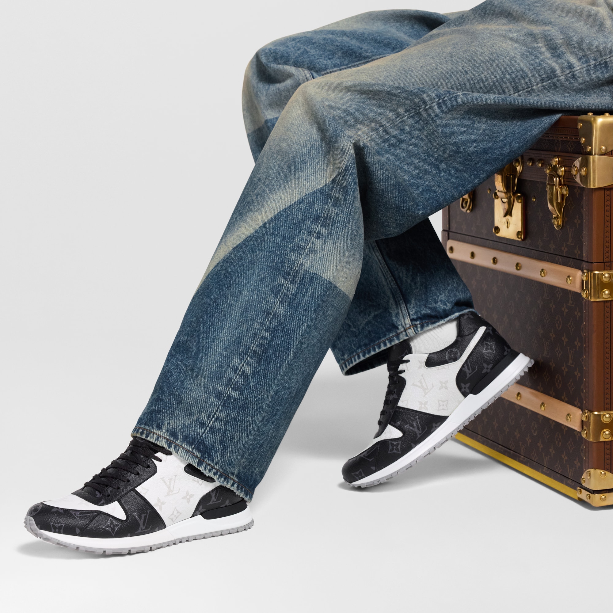 Run Away Sneaker  in Men