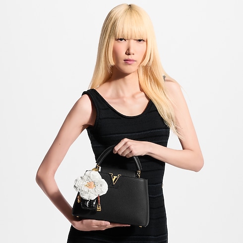 Set Vivienne Fashionista Les Exceptionnelles . in Women's Accessories Key Holders and Bag Charms collections by Louis Vuitton (Product zoom)