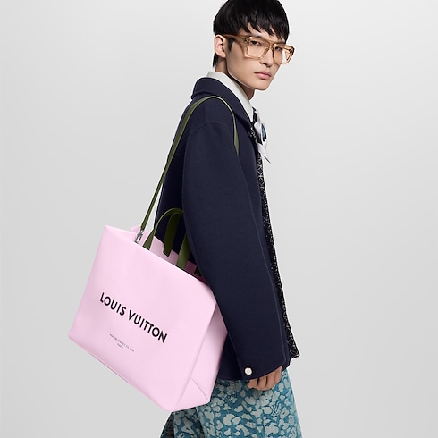 Shopper Tote MM Autres Cuirs in Bags and Small Leather Goods's Men Bags Newness collections by Louis Vuitton (Product zoom)