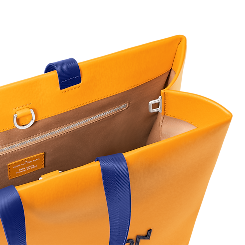 Shopper Tote MM Autres Cuirs in Bags and Small Leather Goods's Men Bags Newness collections by Louis Vuitton (Product zoom)