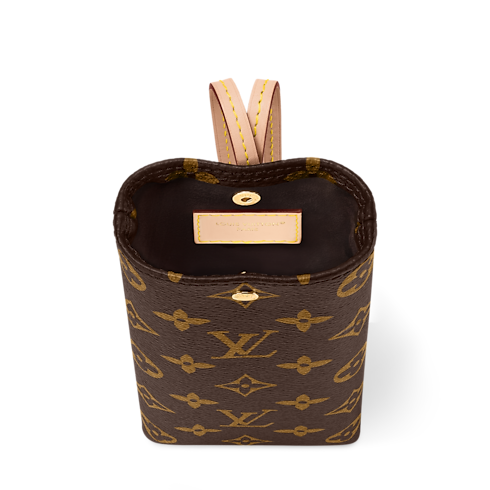 Sunglasses Pouch Monogram in Trunks, Travel and Home's Sport and Games } collections by Louis Vuitton (Product zoom)
