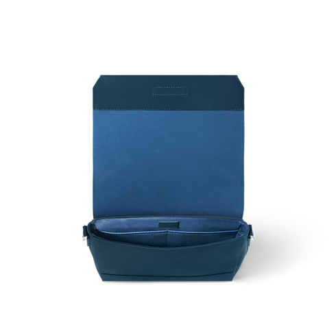 Takeoff Messenger LV Aerogram in Men's Bags All Bags For Men collections by Louis Vuitton (Product zoom)