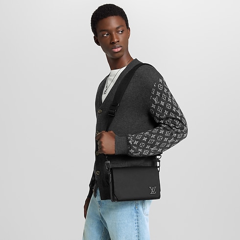 Takeoff Messenger PM LV Aerogram in Men's Bags All Collections collections by Louis Vuitton (Product zoom)