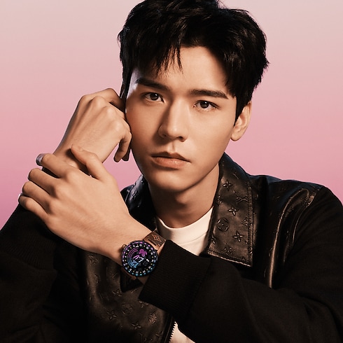 Tambour Horizon Light Up Connected Watch in Trunks, Travel and Home's High-Tech Objects and Accessories Audio, Connected Watches and Accessories collections by Louis Vuitton (Product zoom)