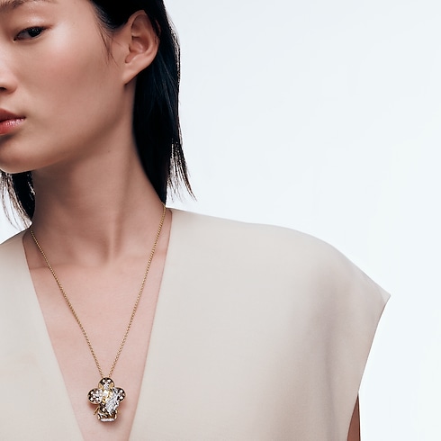 Vivienne Horse Pendant, Yellow Gold, White Gold, Lacquer & Diamonds in Les Extraordinaires's Jewelry Necklaces and Pendants collections by Louis Vuitton (Product zoom)