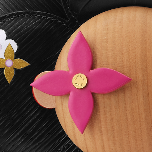 Vivienne in Séoul . in Trunks, Travel and Home's Sport and Games } collections by Louis Vuitton (Product zoom)